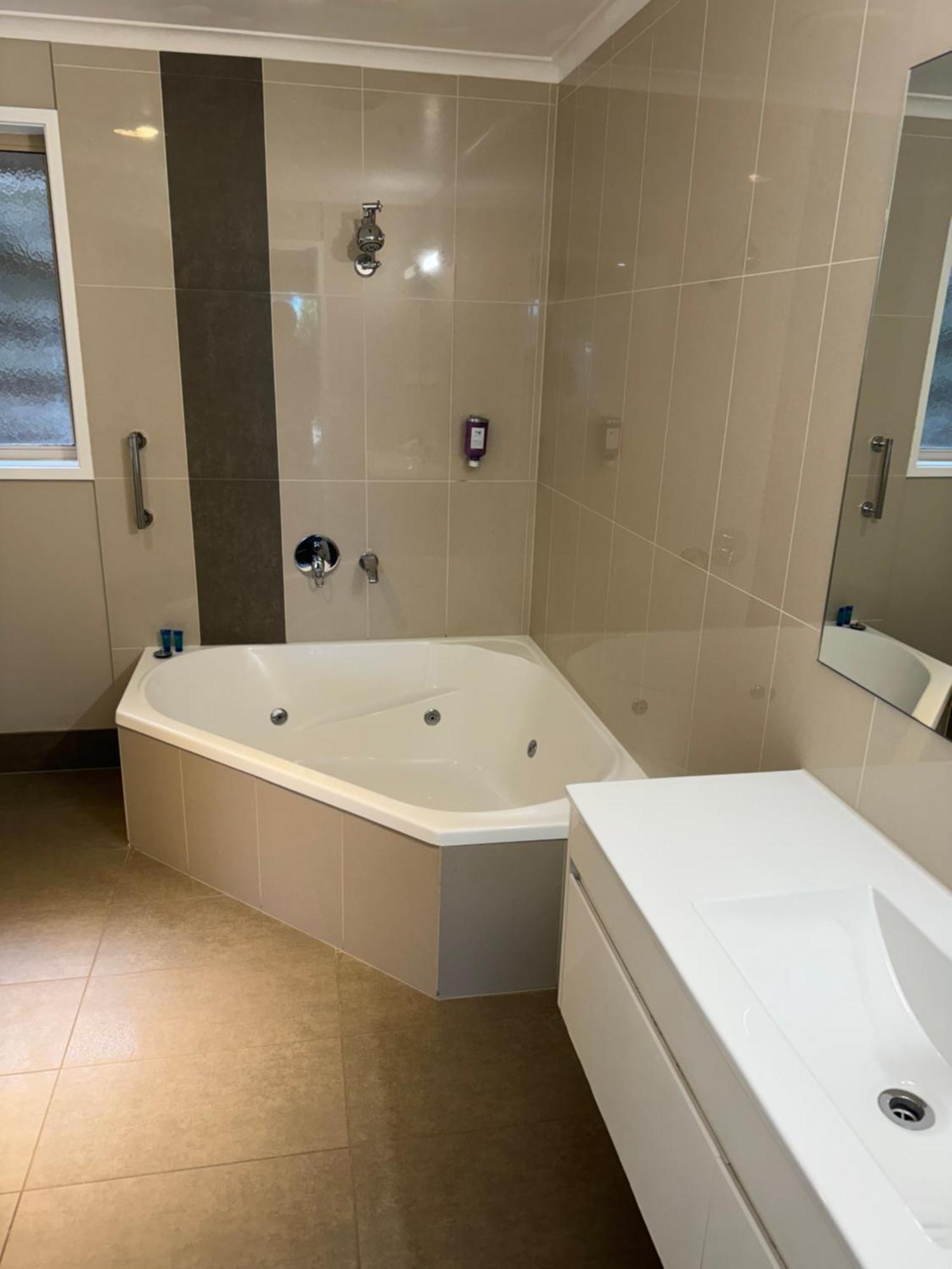 Blue Whale Motor Inn & Apartments Warrnambool Bagian luar foto